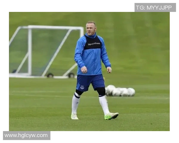 足球明星穿搭蓝色足球鞋的魅力瞬间与精彩比赛时刻回顾